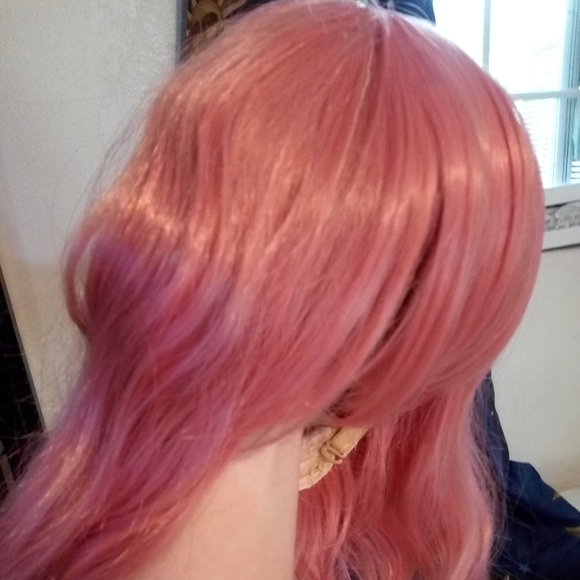 12" SYNTHETIC PINK SHORT WIG - Picture 3 of 4
